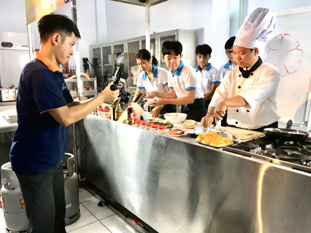 san xuat phim doanh nghiep dungmedia14