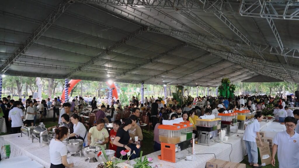 Video Tổng Kết Cuối Năm 2023 7 1 AM THUC CHAY Q7.00 00 32 14.Still001